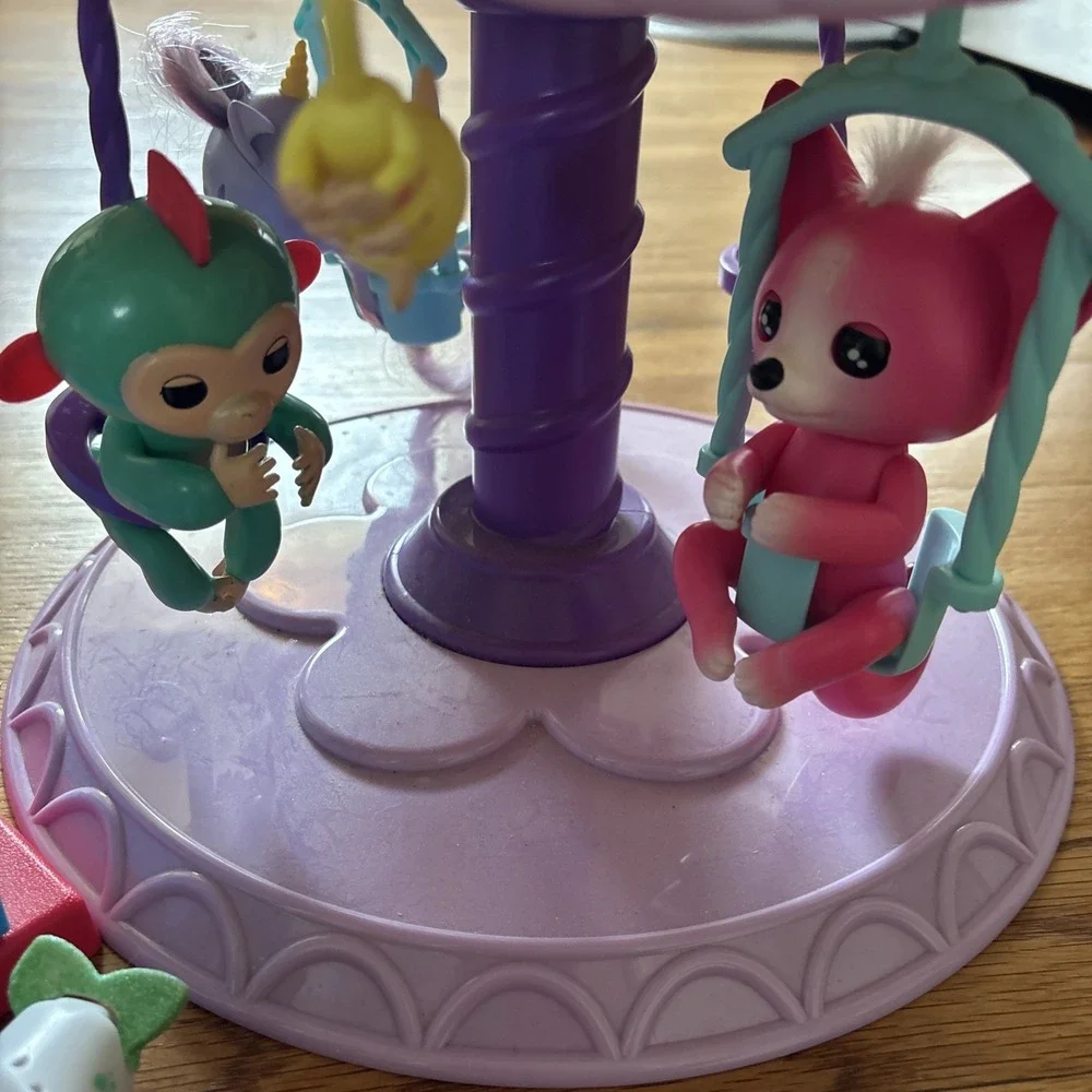 Fingerling Carousel All 4‎ Swings & Monkey Bars 7 Figures With Unicorn Narwhal